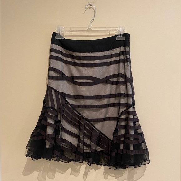 Black & Grey Lace Lined Reiss skirt - Picture 2 of 6